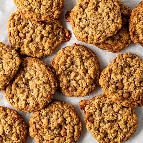 Caramel Apple Oatmeal Cookies