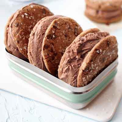 Triple Chocolate Ice Cream Cookie-wiches