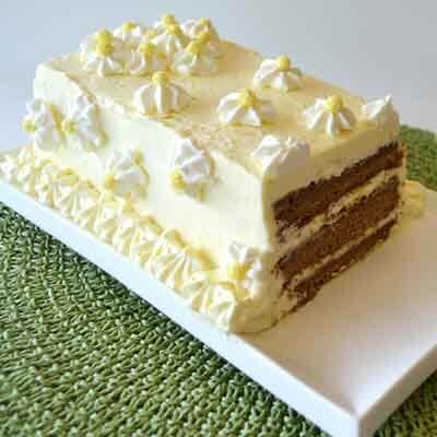 Matcha Green Tea Cake with Lemon Meringue Frosting | McCormick For Chefs®