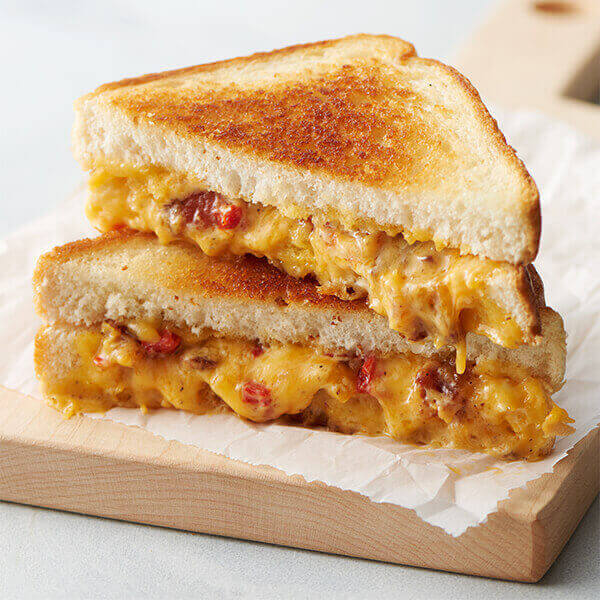 Bacon & Pimento Cheese Grilled Cheese Recipe | Land O’Lakes