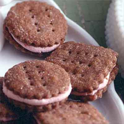 Chocolate Wafers with Raspberry Cream