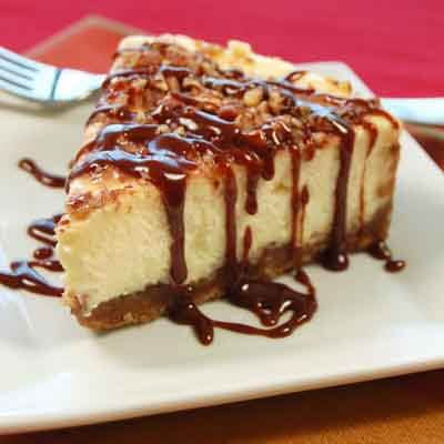 Praline Cheesecake with Hot Fudge Caramel Sauce