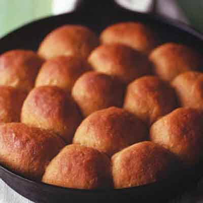 Cornmeal Skillet Rolls