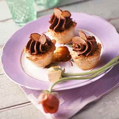 Chocolate Cream Macaroon Tarts