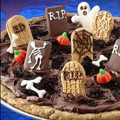 Ghosts in the Graveyard Cookie Pizza