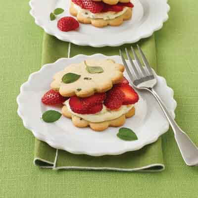 Strawberry Cream Cookie Stacks