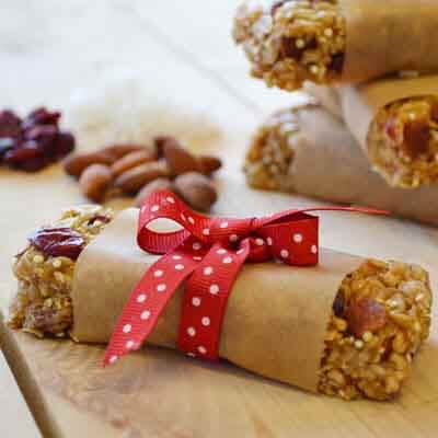 Cherry Almond Quinoa Granola Bars