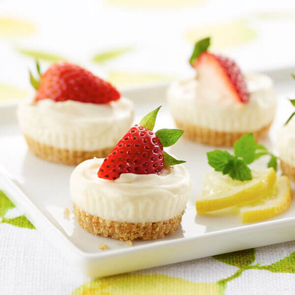 No-Bake Strawberry Lemonade Cheesecake Bites