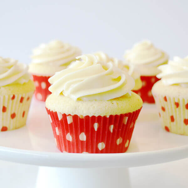 Vanilla Cupcakes with Buttercream Frosting